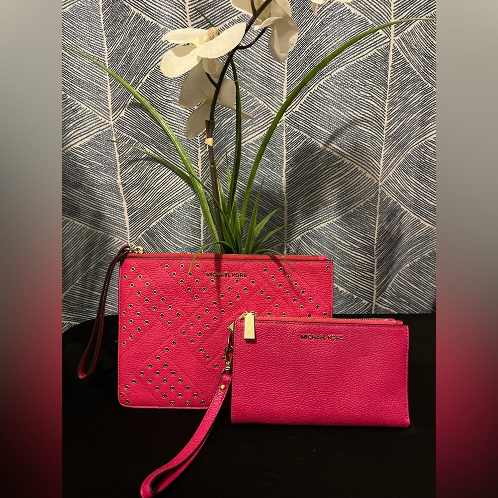 Michael Kors Pink Wristlet Set